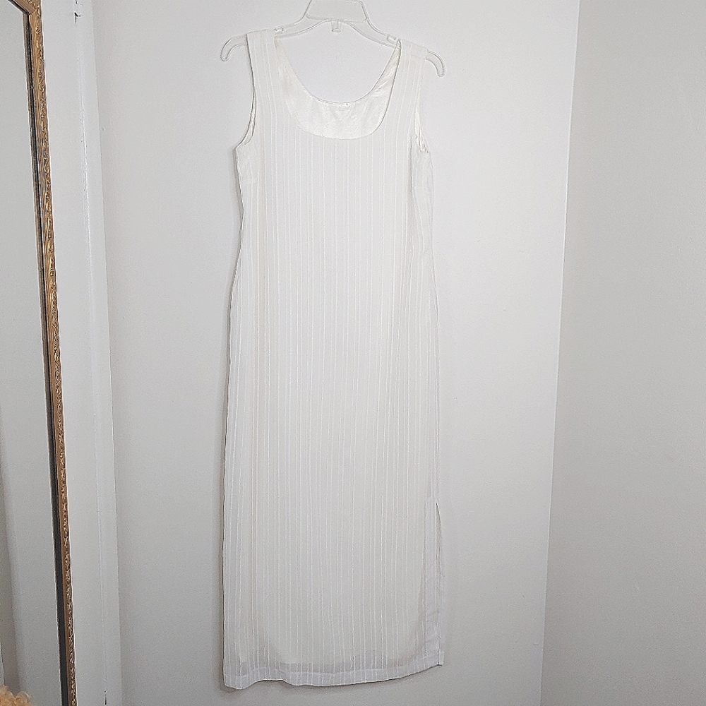 Farouche vintage 80s/90s white embossed striped sleeveless maxi dress. Size M